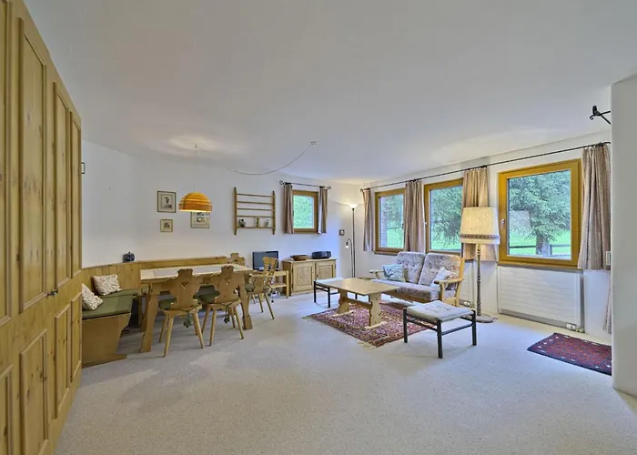 Chesa Tussilago - * La Punt-Chamues-ch